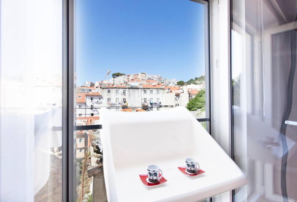 Appartement Mouraria 2 - View From French Balcony & Smart Check-in Lissabon