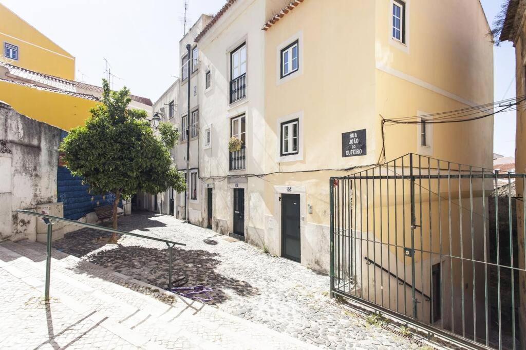 Mouraria 2 - View From French Balcony & Smart Check-in Appartement Lissabon